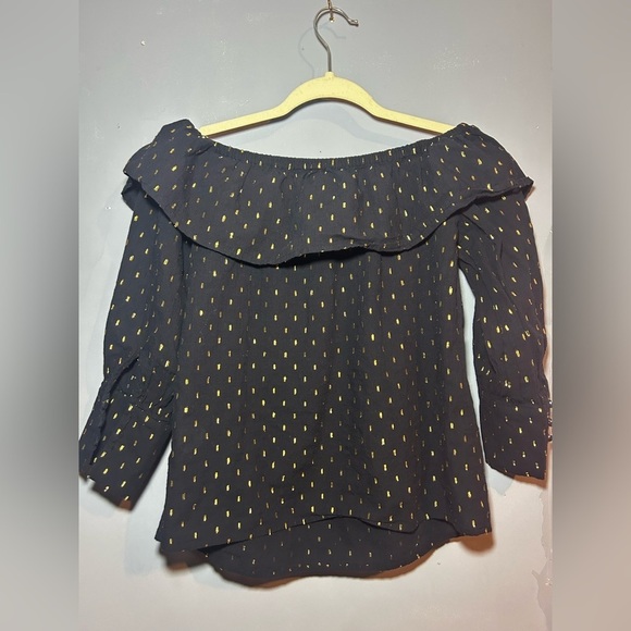 Off the shoulder ruffle top, medium - Picture 3 of 4